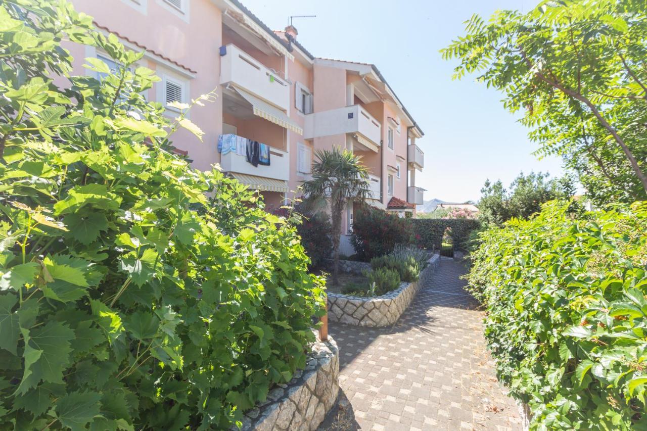 Apartments Ema & Mislav With Terrace Baska  Exterior photo