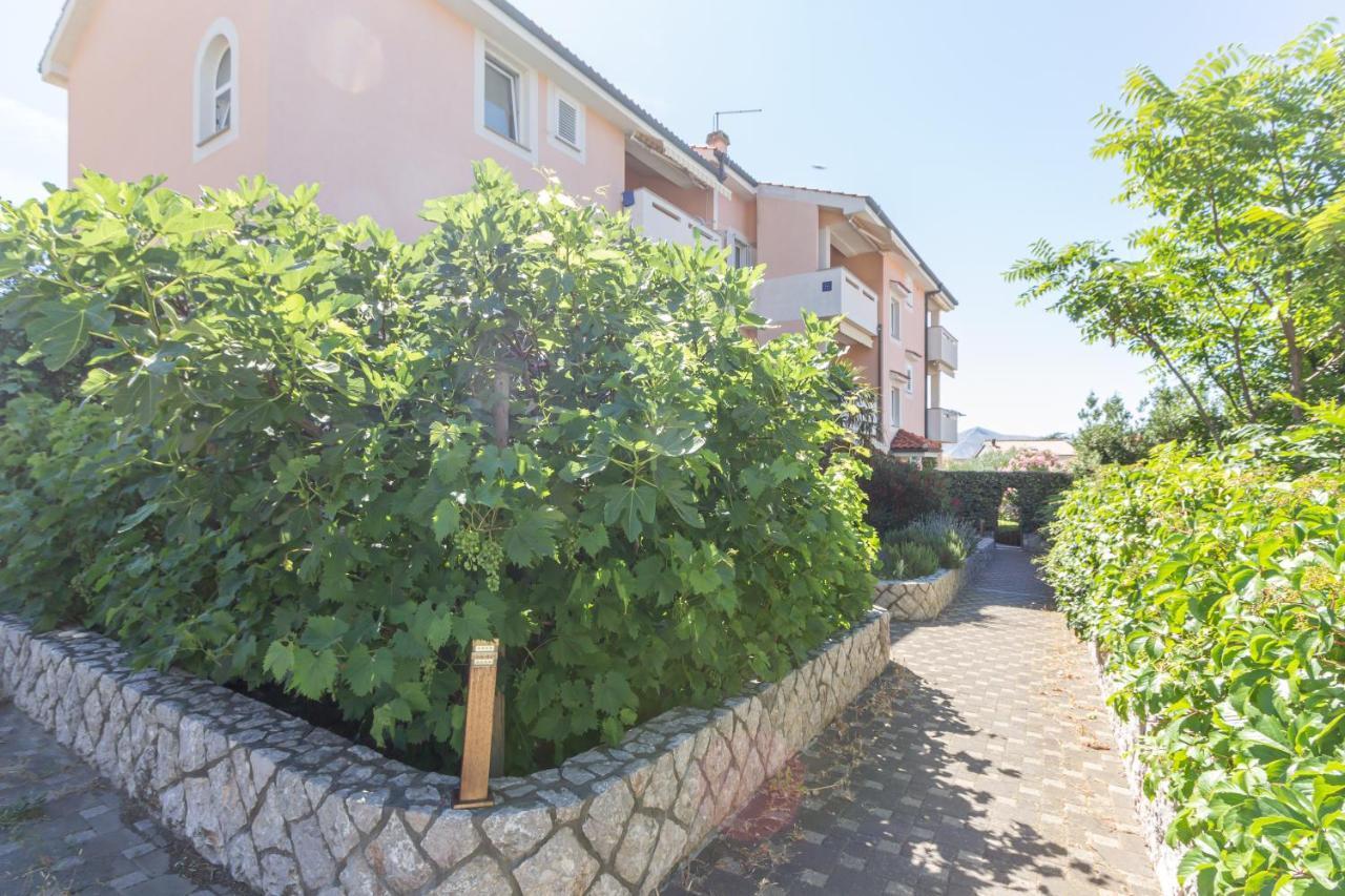 Apartments Ema & Mislav With Terrace Baska  Exterior photo