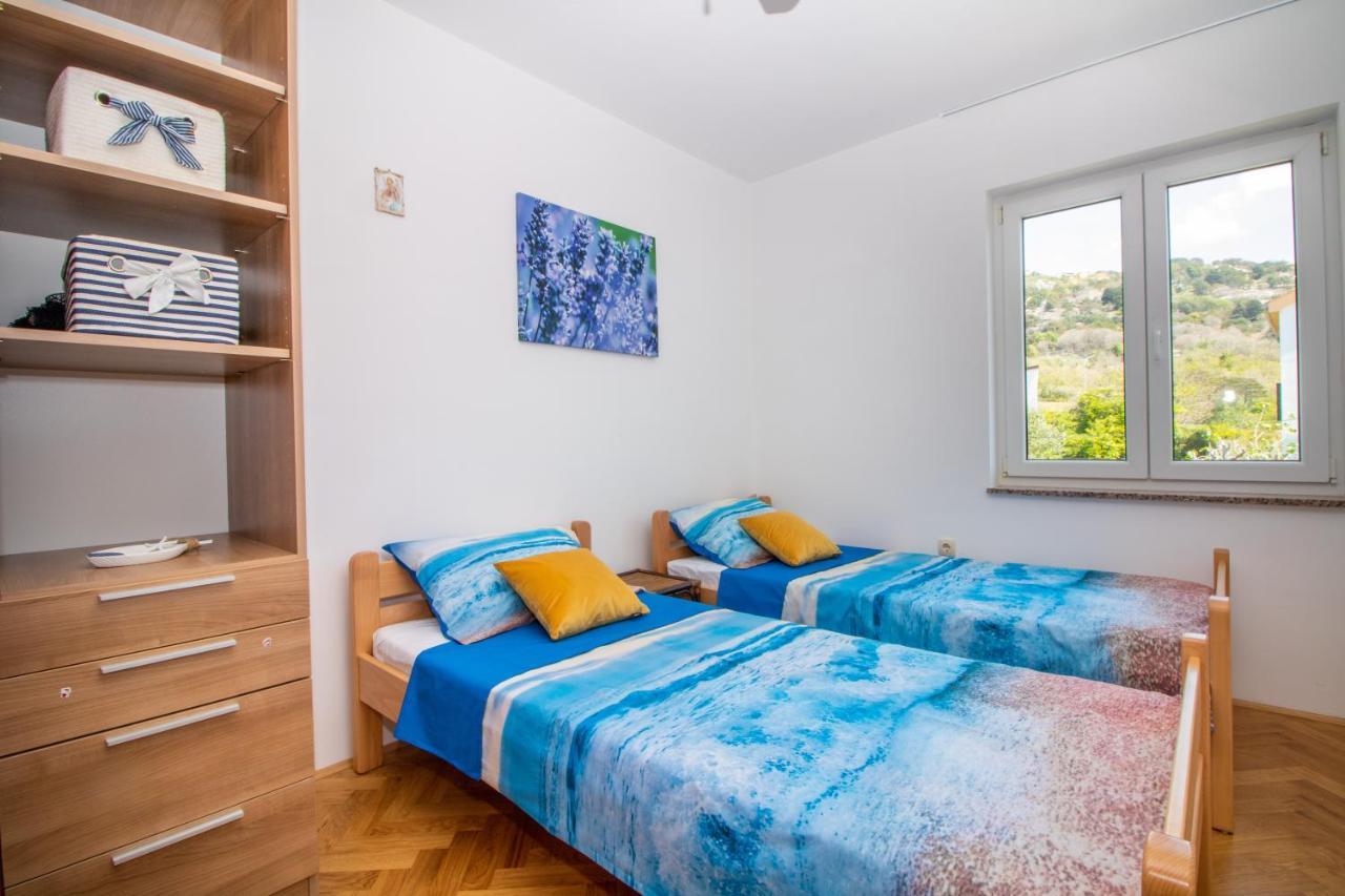 Apartments Ema & Mislav With Terrace Baska  Exterior photo